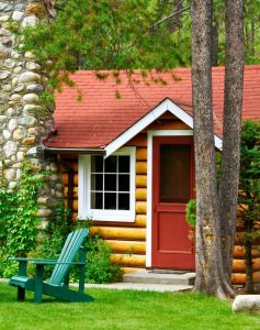 Exterior of Heritage one room cabin at Alpine Village Jasper
