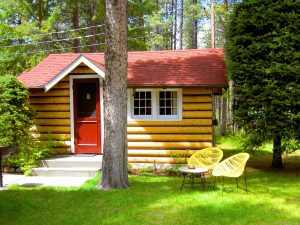 Heritage small one room cabin without fireplace - exterior at alpine village